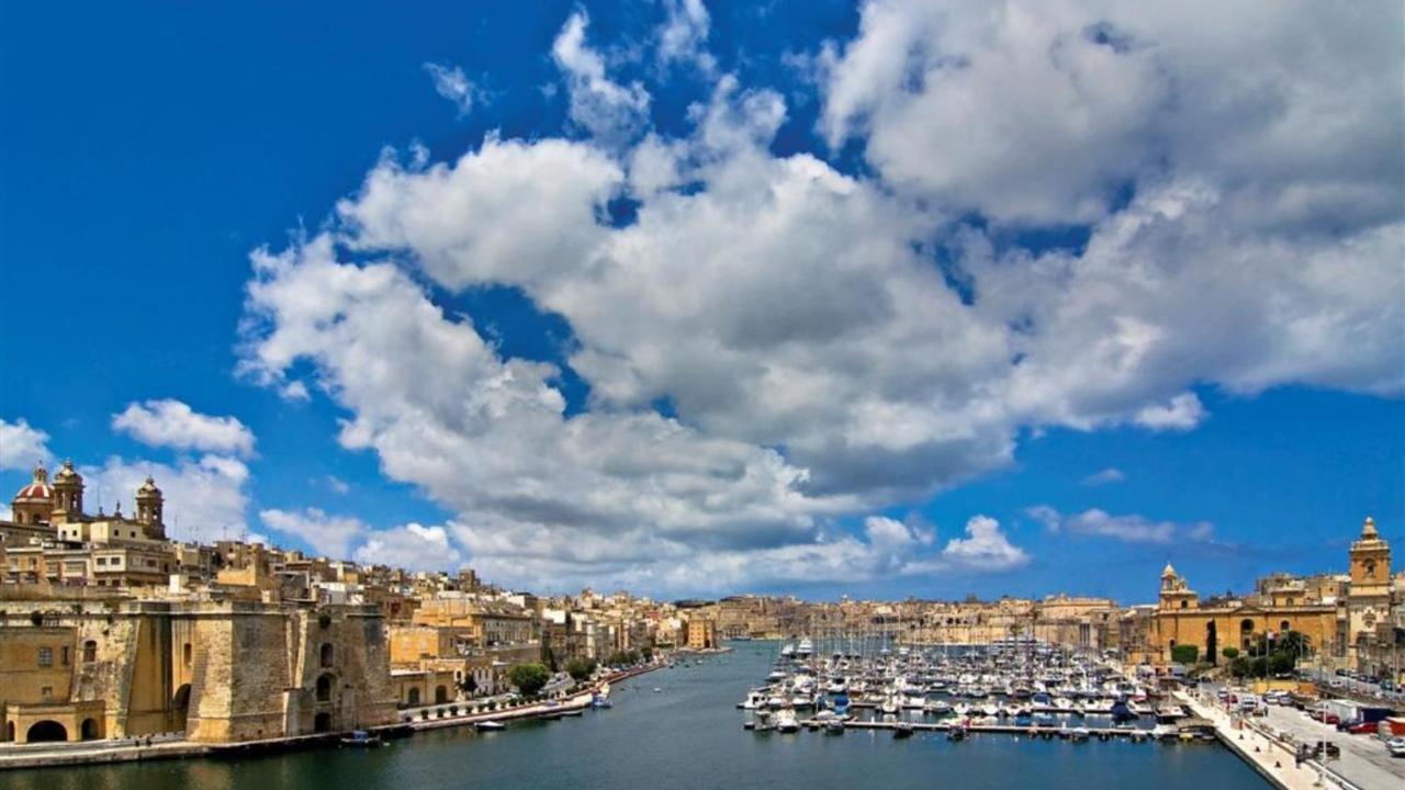 Traditional Maltese Townhouse, Roof Terrace And Views Senglea Exterior photo