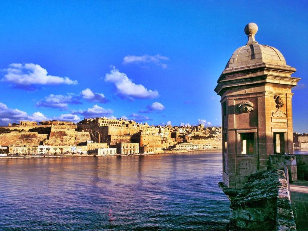 Traditional Maltese Townhouse, Roof Terrace And Views Senglea Exterior photo